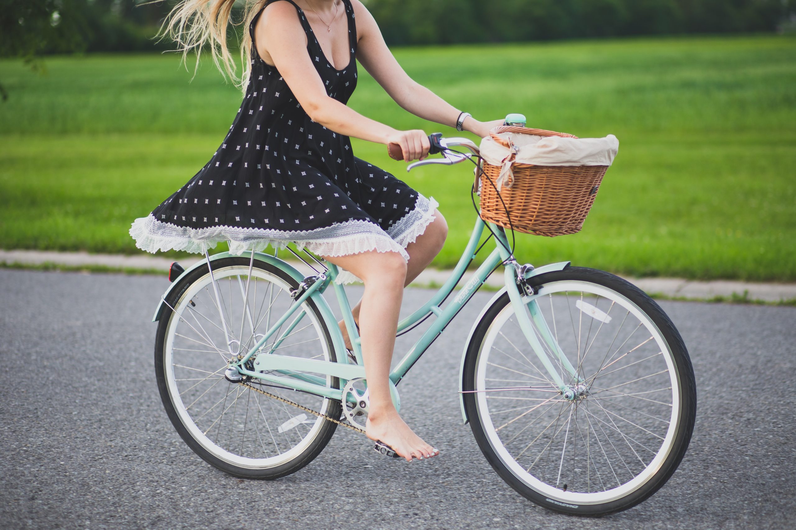 自転車通勤で女性が可愛く見えるクロスバイクを具体的に３車種紹介 ジテツウとテンカツ